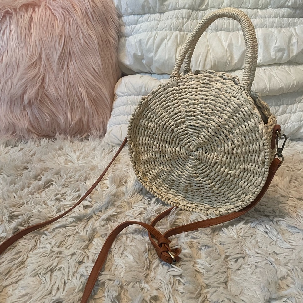 Francesca’s Round Straw Purse
